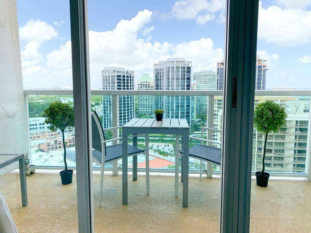City View Balcony Steps From Restaurants, Peacock Park & Marina Miami Exterior photo